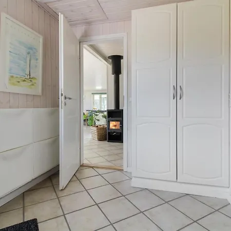 Holiday home Hillmari - 200m From The Sea By Interhome *