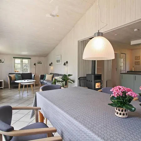 Holiday home Hillmari - 200m From The Sea By Interhome